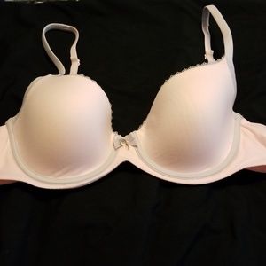 **Like New*** Victoria Secret Bra